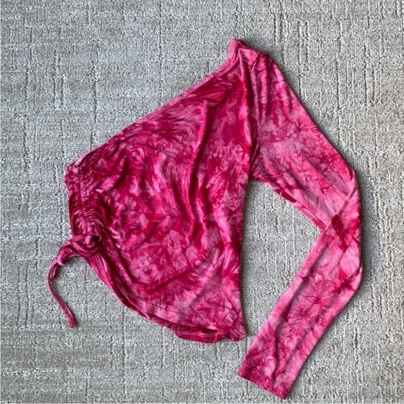 Revolve Superdown One Shoulder Top - Picture 2 of 2